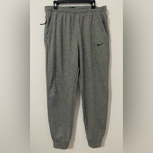 Nike men's sweatpants in gray